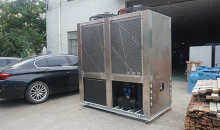 冷水機(jī)壓縮機(jī)出現(xiàn)結(jié)冰現(xiàn)象該如何進(jìn)行解決？